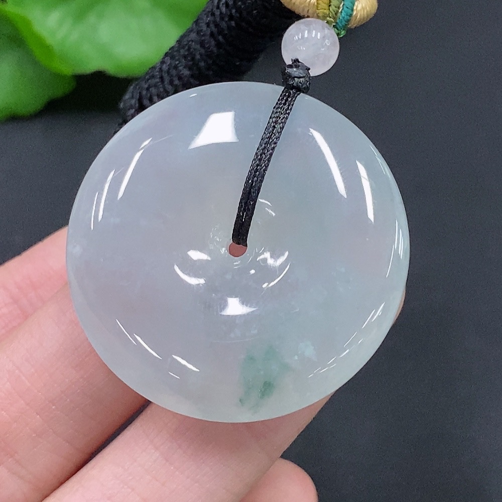 F23598159 Jadeite Peace Knot Total Weight 22.563g