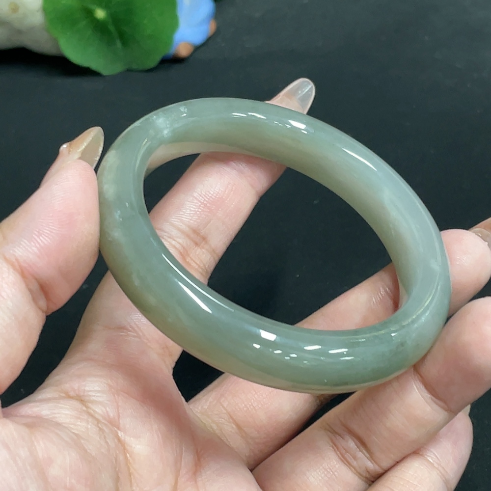 H32700450 Hetian Jade Round Bangle Size 55.8 Total Weight Approx. 55g