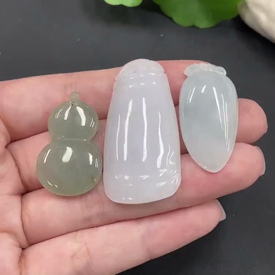 F10117755 Jadeite Pendant