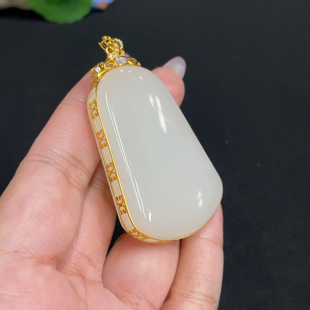 H33901157 Hetian Jade Inlaid Pendant, Plain Pendant, Total Weight Approx. 47.8g, 18k