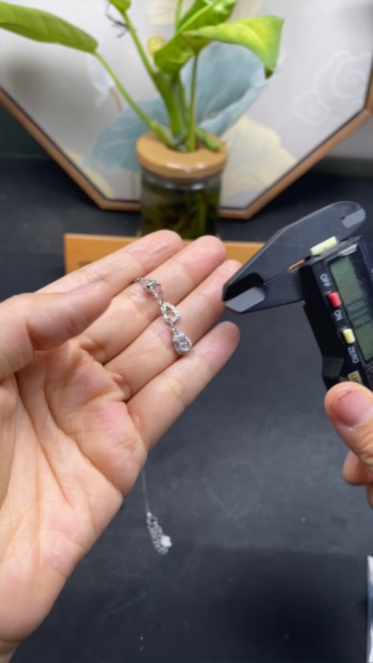 F35090340 Jadeite Gourd Inlaid Necklace Non-Gold Inlaid Total Weight About 2.52g