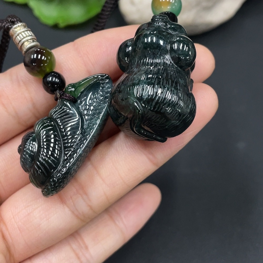 F19097913 Jadeite Snail/Pig Pendant Sell as a Lot