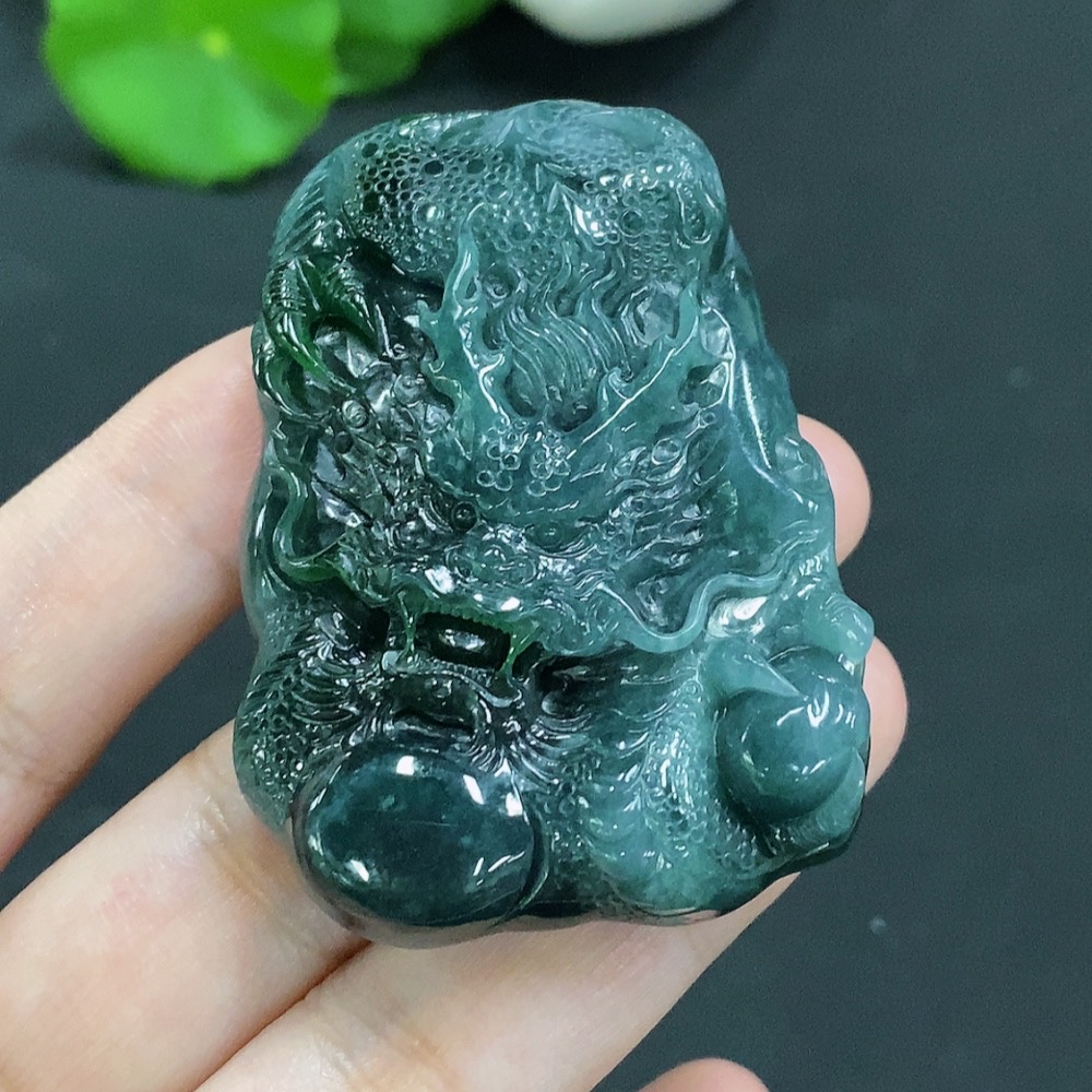F23641622 Jadeite Dragon Pendant Total Weight 47.780g