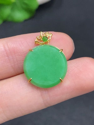 F33906811 Jadeite Plain Pendant Inlaid Pendant (74% Gold Content) Total Weight Approximately 2g