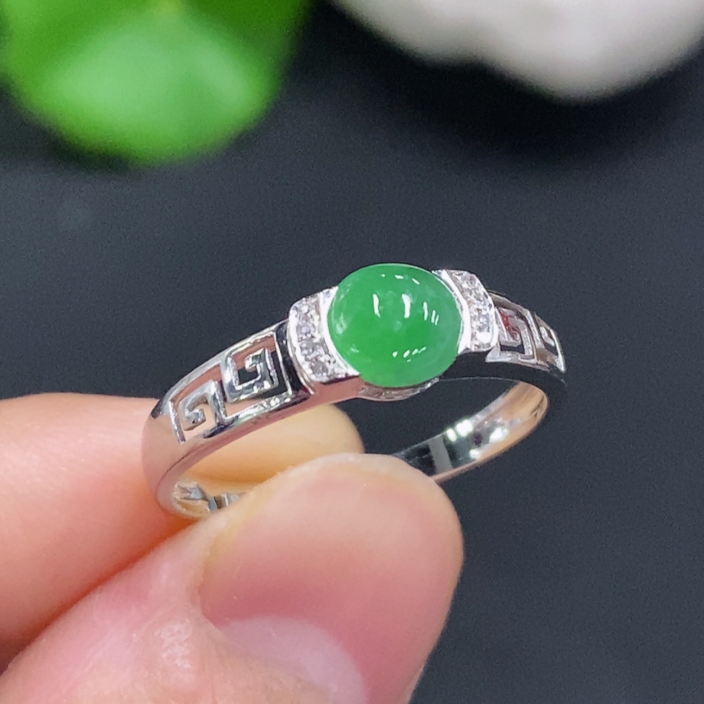 F26972734 Jadeite Cabochon Inlaid Ring 18K Gold Size 17 Total Weight Approx. 2.2g
