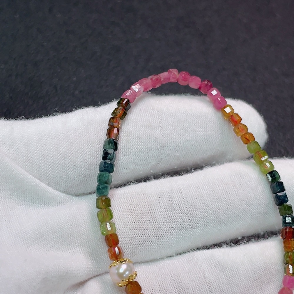 C34007194 Tourmaline Bracelet with Visible Organic Inclusions, Non-Gold, Total Weight Approx. 3.8g, Stone Size ~3.2mm