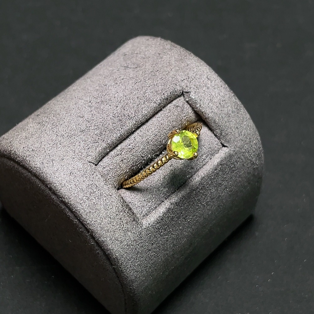 C30540311 Peridot Ring Non-Gold Adjustable Total Weight Approx.1g Stone Size About 4.3mm