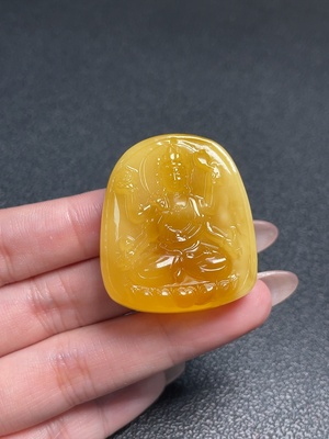 C35095802 Amber Bee Wax Pendant with Colorless Coating, Total Weight Approx. 12.42g