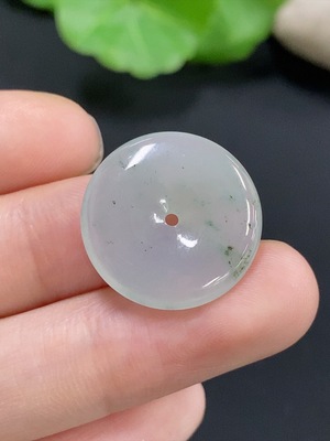 F46572600 翡翠平安扣挂件 货品总重约3.23g