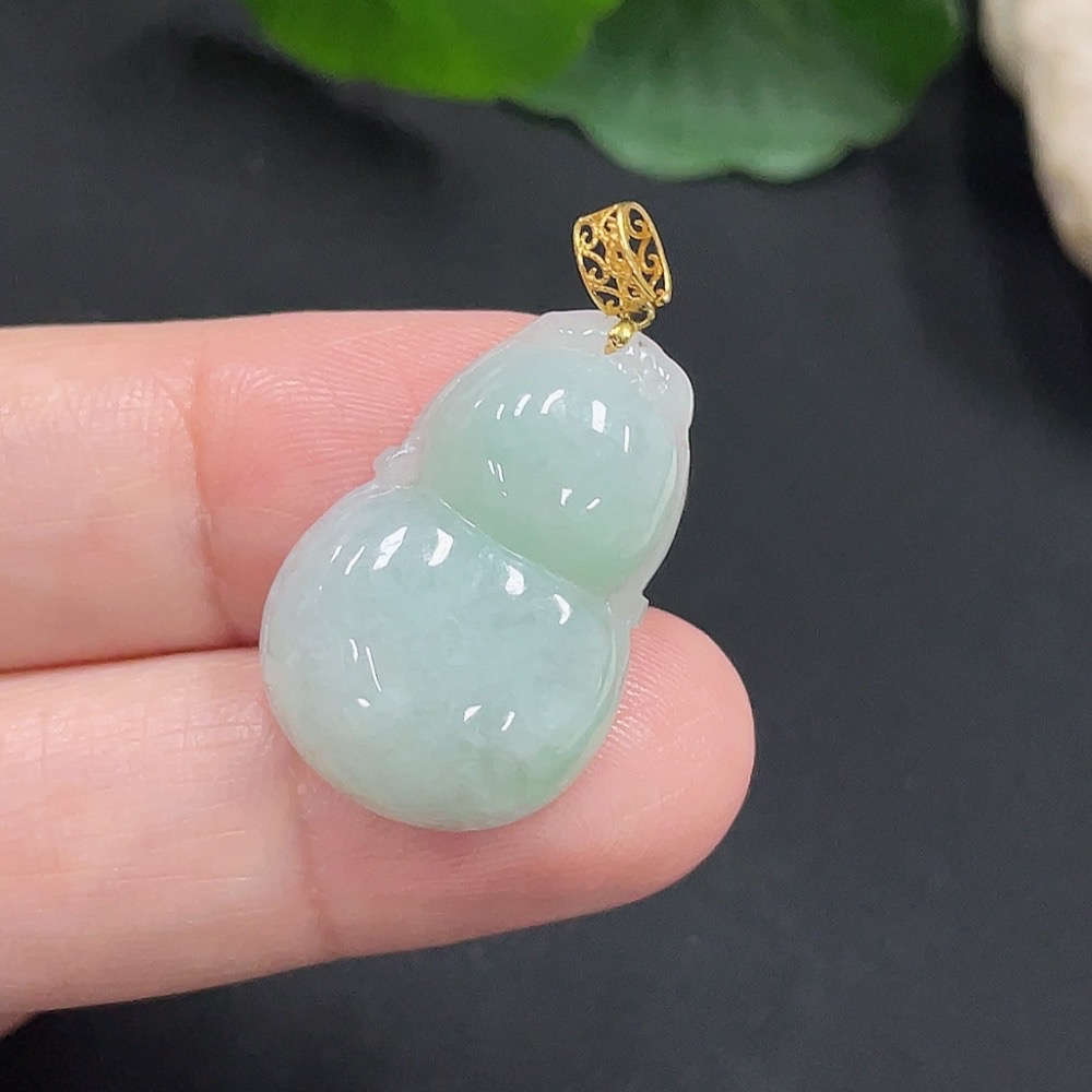 F29397288 Jadeite Gourd Pendant 18K Gold Total Weight Approx. 3.4g