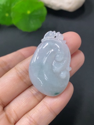 F32711551 JadeiteRuyi Pendant