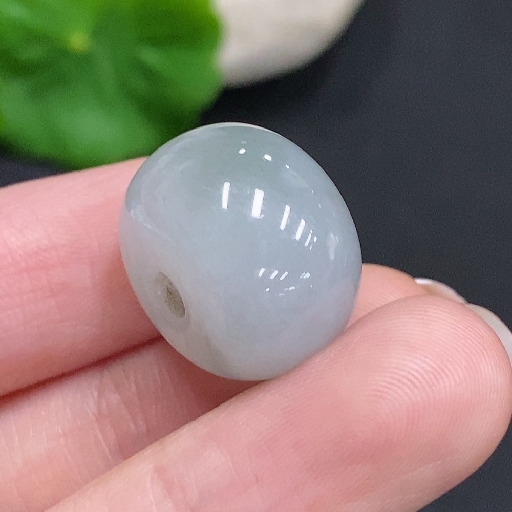 F34003064 Jadeite barrel beads, total weight approximately 8.3 grams