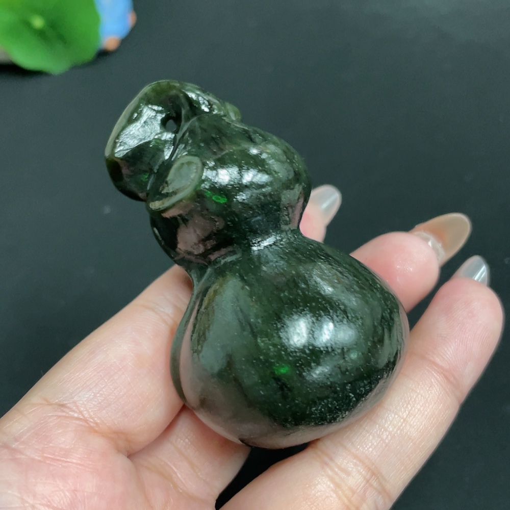 H31678051 Hetian Jade Handheld Piece Gourd Total Weight Approx. 117.2g