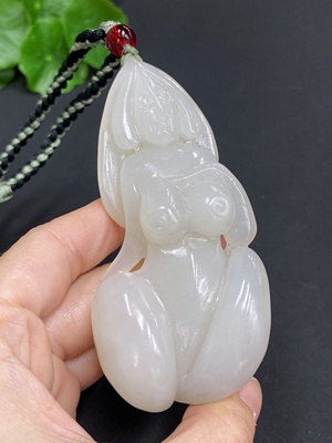 H22506266 Hetian Jade Handheld Piece, National Beauty and Heavenly Fragrance, Total Weight (including rope) Approx. 98.5g