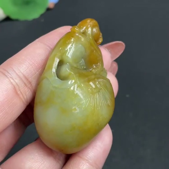 H34004887 Hetian Jade Pendant, Auspicious Beast, Total Weight Approx. 52.2g, Undetermined Skin Color Origin