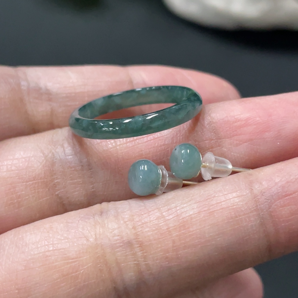 F33910047 Jadeite Ear Stud + Ring Non Gold Inlay Size 17