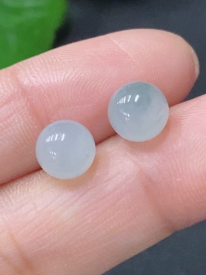 F35116405 Jadeite Earrings with 18k Gold, Total Weight Approximately 1.25g