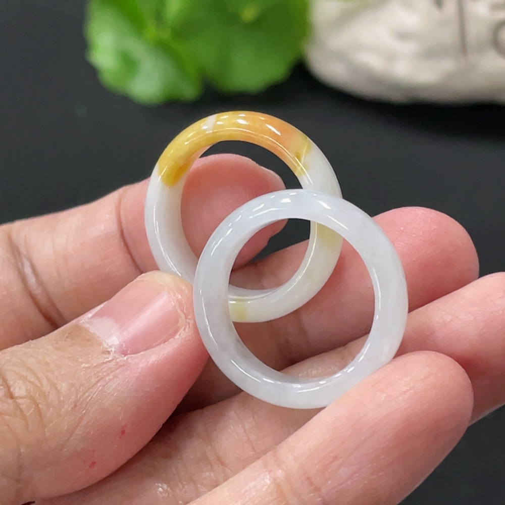 F35109722 Jadeite Ring 17.5/17 Size