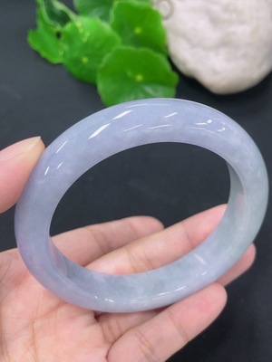 F46485092 翡翠正圈手镯 圈口57mm 货品总约重62.94g