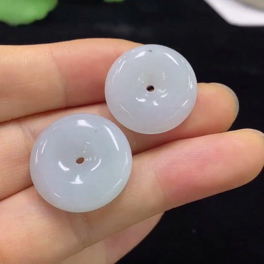 F31652359 Emerald Pendants Bulk Sale