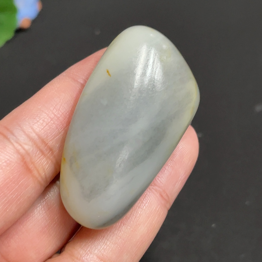 H33930433 Hetian Jade, undetermined origin of the skin color, containing other mineral components, total weight approximately 44.7g