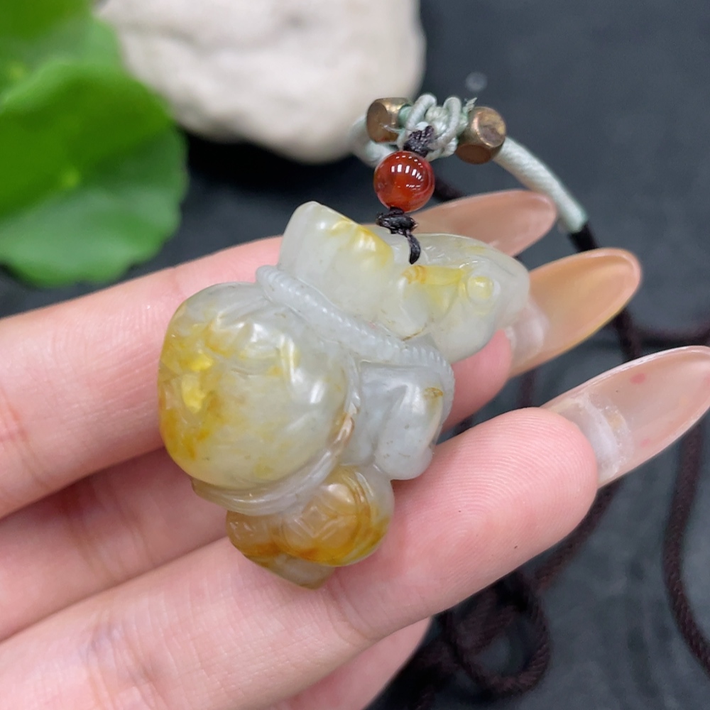 H32797980 Prosperity Brings Wealth