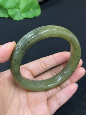 H46560790 和田玉正圈手镯    圈口59.2    货品总重约63.5g