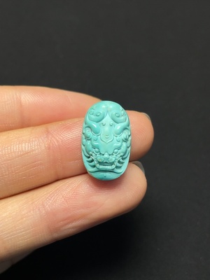 C46536826 绿松石饰品 颜色成因未定 含其他矿物成分 货品总重约2.4克