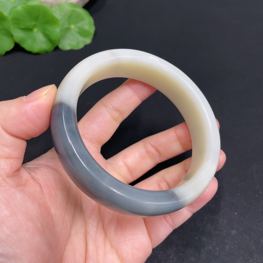 H34052074 Hetian Jade Round Bracelet Size 60.5 Total Weight Approx. 77.8g