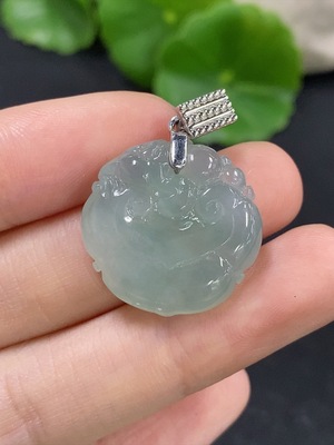 F43172023 翡翠如意挂件 非金镶 货品总重约6.11g