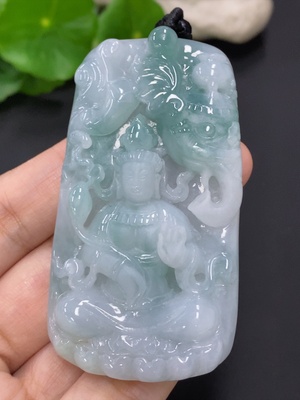 F42971724 翡翠普贤菩萨挂件 货品含绳总重约72.4克