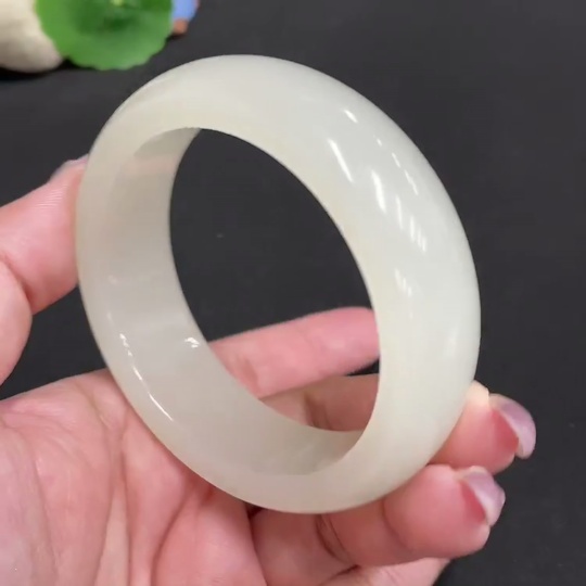 H34972161 Hetian Jade Round Bracelet Size 57.2 Total Weight Approx. 89.7g