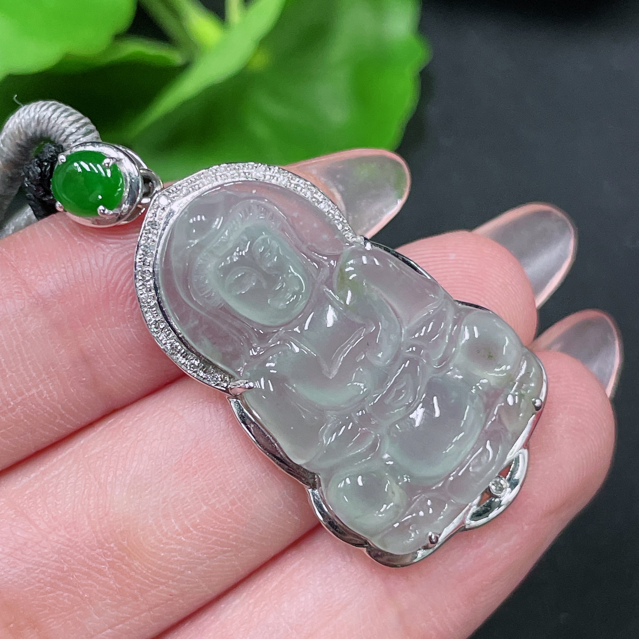 F34983732 Jadeite Guanyin inlay piece 18k gold inlaid with rope total weight about 7.24g