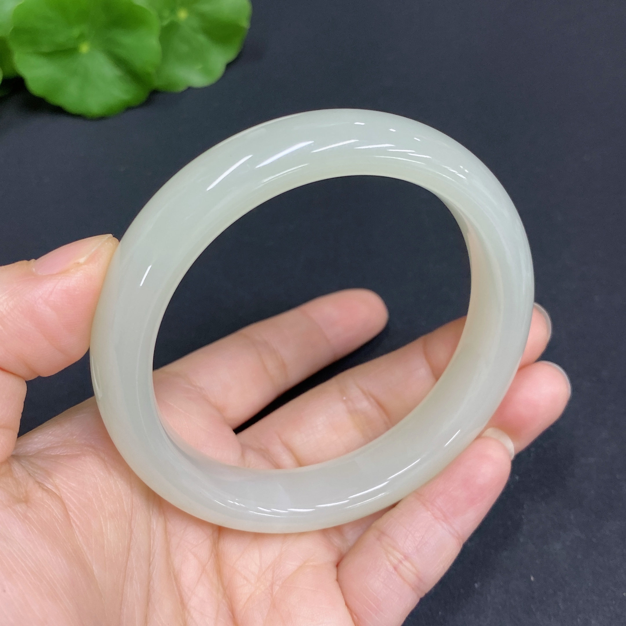 H32795383 Hetian Jade Round Bracelet Size 58 Total Weight Approx. 55.3g
