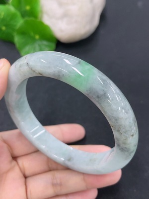 F46568518 翡翠正圈手镯 圈口58.3mm 货品总约重63.5g