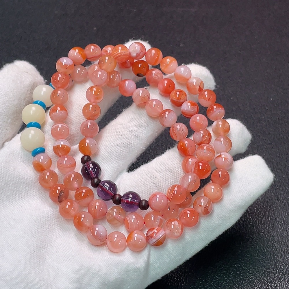 C34038038 South Red Agate Bead Strand with Visible Organic Matter, Non-Natural Accent Stones, Total Weight Approx. 52.91g, Bead Size ~7.7mm