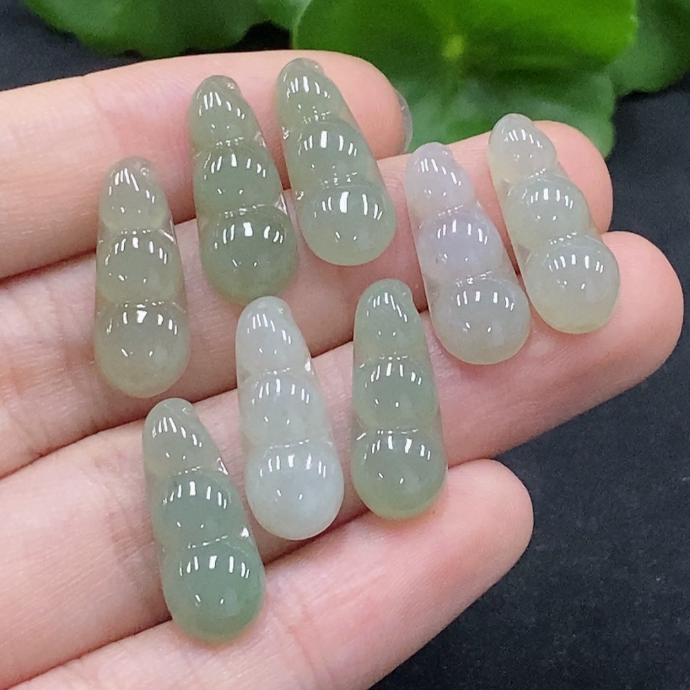 F34963856 Jadeite Lucky Bean Inlay Sell as a Lot