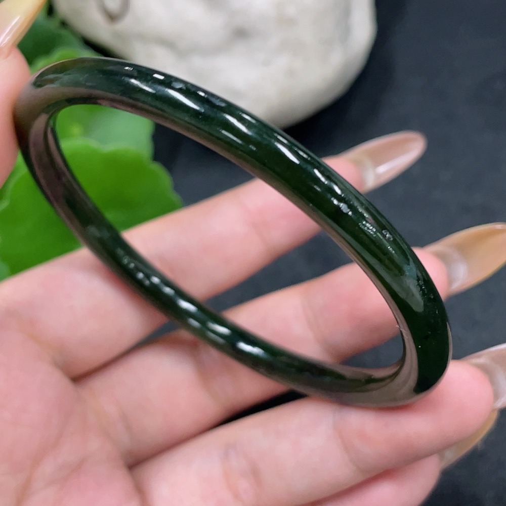 H32751682 Hetian Jade Round Bangle Size 59 Total Weight about 17.4g