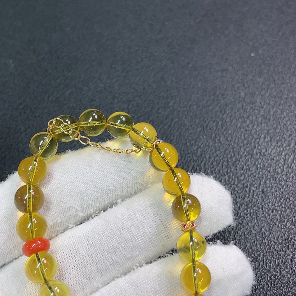 C33923145 Amber Beeswax Bracelet with Crystal + Red Agate, Non-Gold, Total Weight Approx. 8.89g, Size About 7.7mm