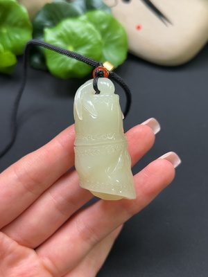 H42980959 和田玉竹节挂件 非金 总重约34.9g 含绳