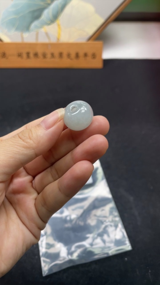 F34003064 Jadeite barrel beads, total weight approximately 8.3 grams