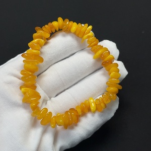 C46535428 琥珀蜜蜡手串 货品总重约9.49g 卡11.6mm左右