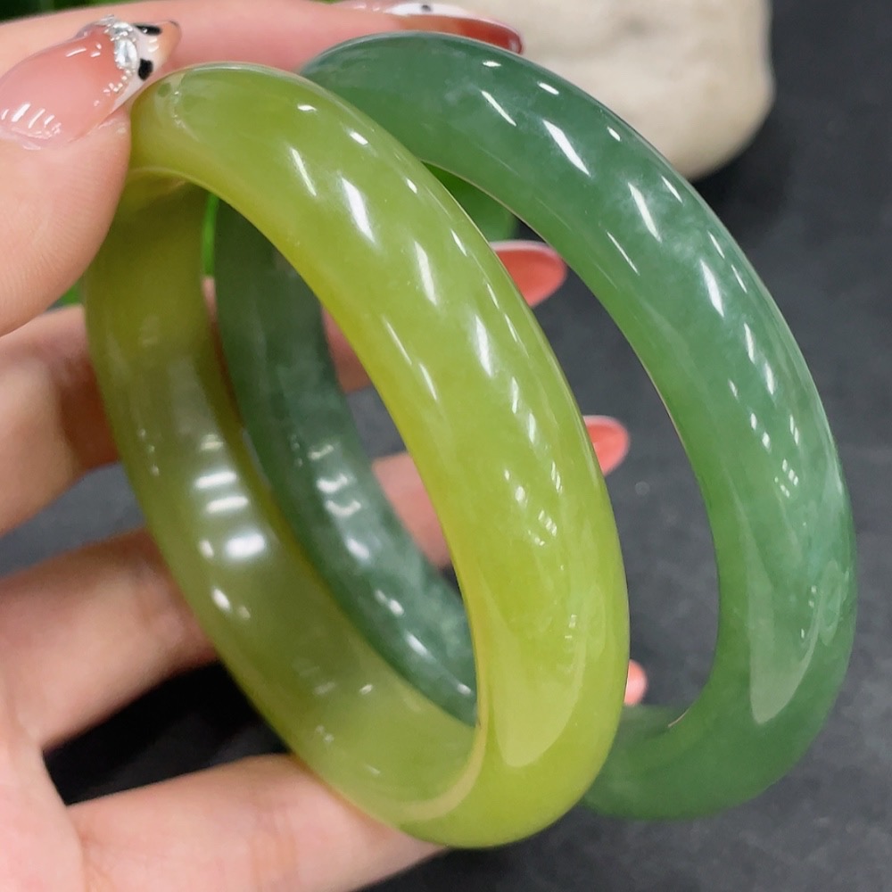 H34980145 Xiuyu (Serpentine Jade) Round Bracelet Size 57.1/58 Total Weight Approx. 90.9g