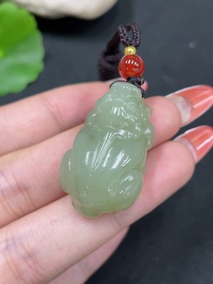 H34053560 Hetian Jade Pendant Pi Xiu