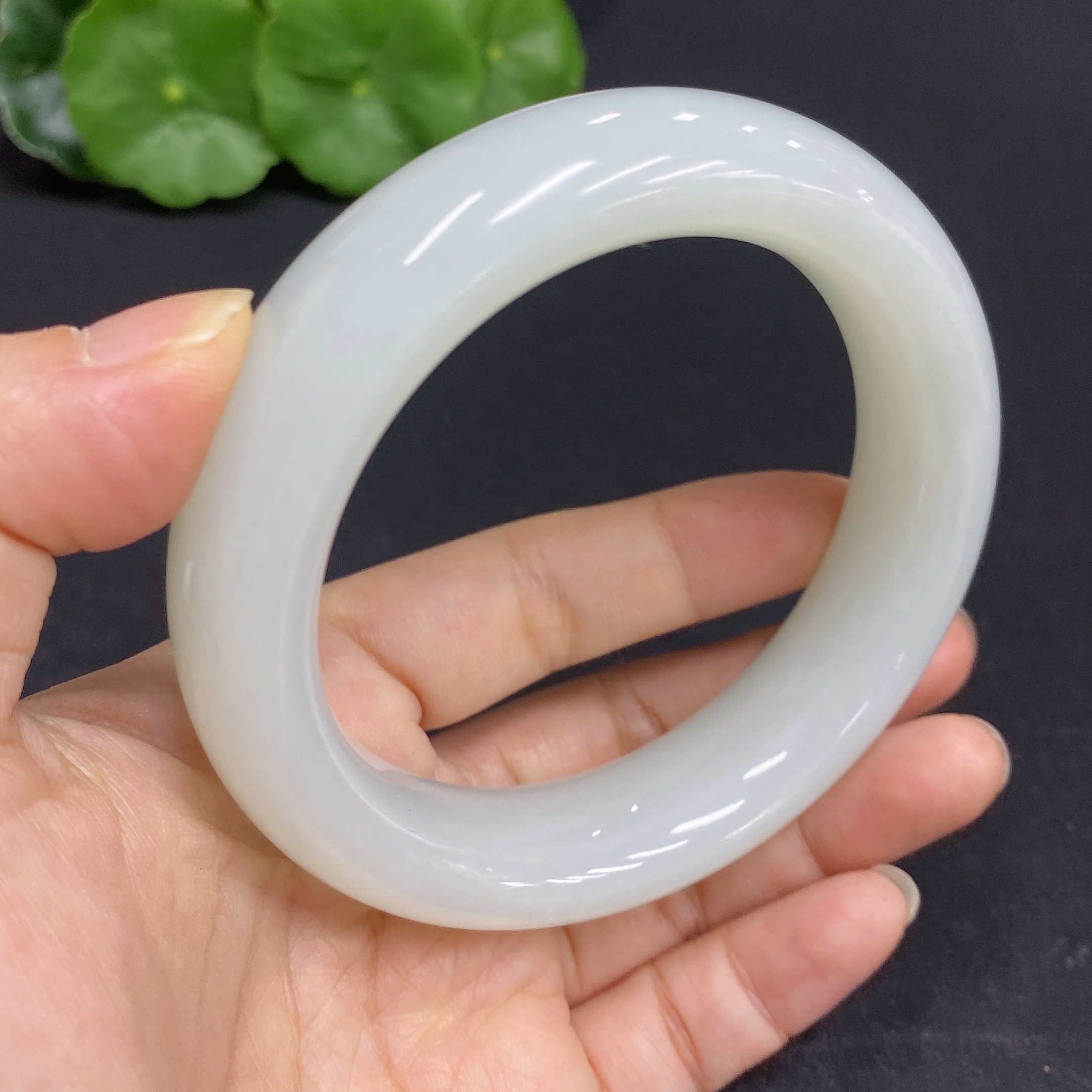 H31667820 Hetian Jade Round Bracelet Size 59.5 Total Weight Approx. 95.3g
