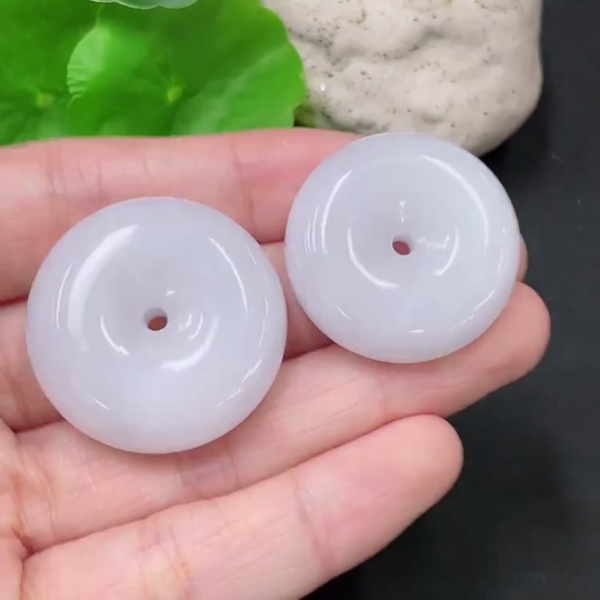 F33893164 Jadeite Pendant Sell as a Lot