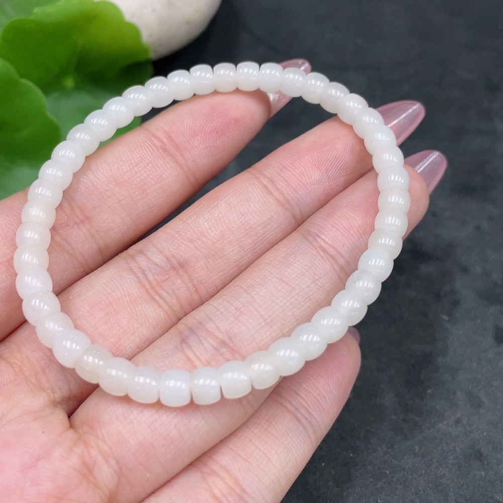 H33840457 Hetian Jade Bracelet, approx. 4.8mm beads, total weight approx. 8.1g