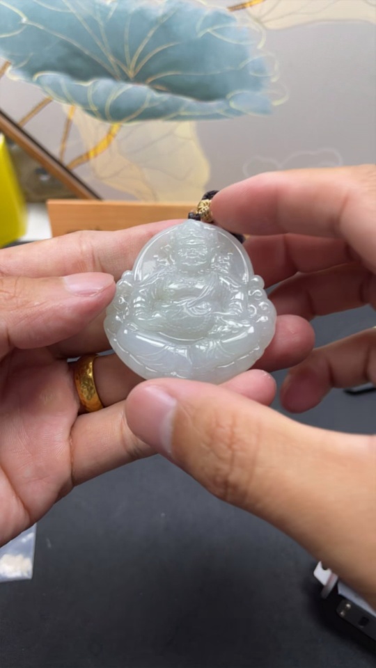 F19183320 Jadeite Yellow Jambhala Pendant Total Weight: 31.002g