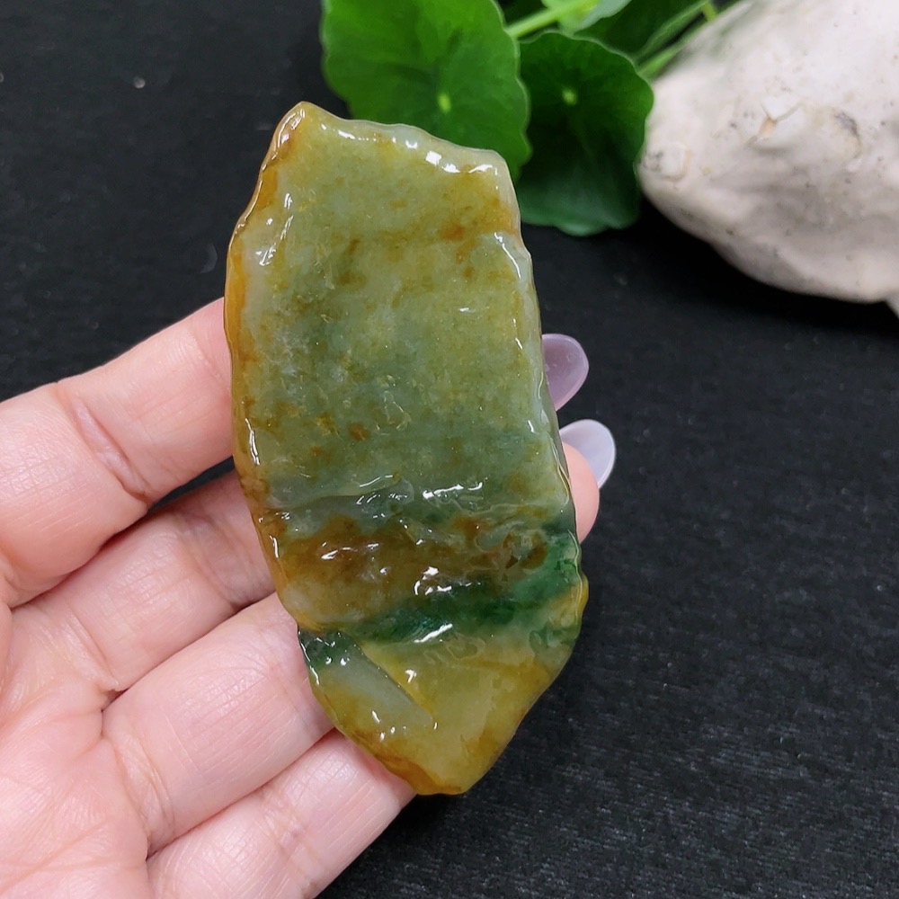 F33917354 Jadeite Handheld Carving, Yellow Part Color Origin Undetermined, Total Weight Approximately 24.37g