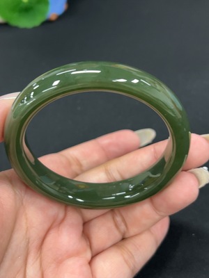 H41947193 和田玉正圈手镯 圈口56.5 货品总重约50.1g